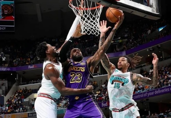 NBA今日赛况,多场激战上演,东西部格局再起波澜 NBA今日赛况,多场激战上演,东西部格局再起波澜