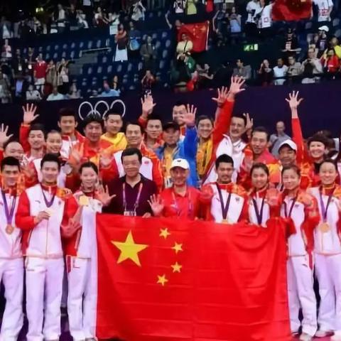 那一刻,她站在世界之巅,2012年伦敦奥运会乒乓球女单冠军的荣光 那一刻,她站在世界之巅,2012年伦敦奥运会乒乓球女单冠军的荣光